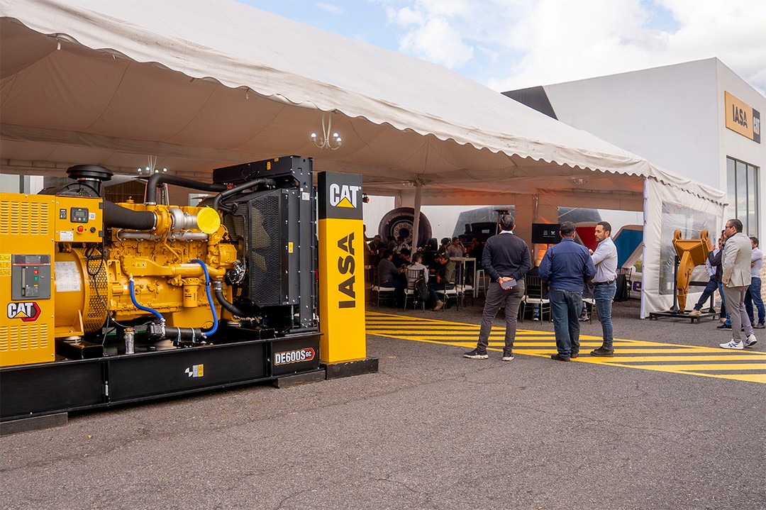 Casa Abierta IASA Quito: Maquinaria Cat, Repuestos y Servicios