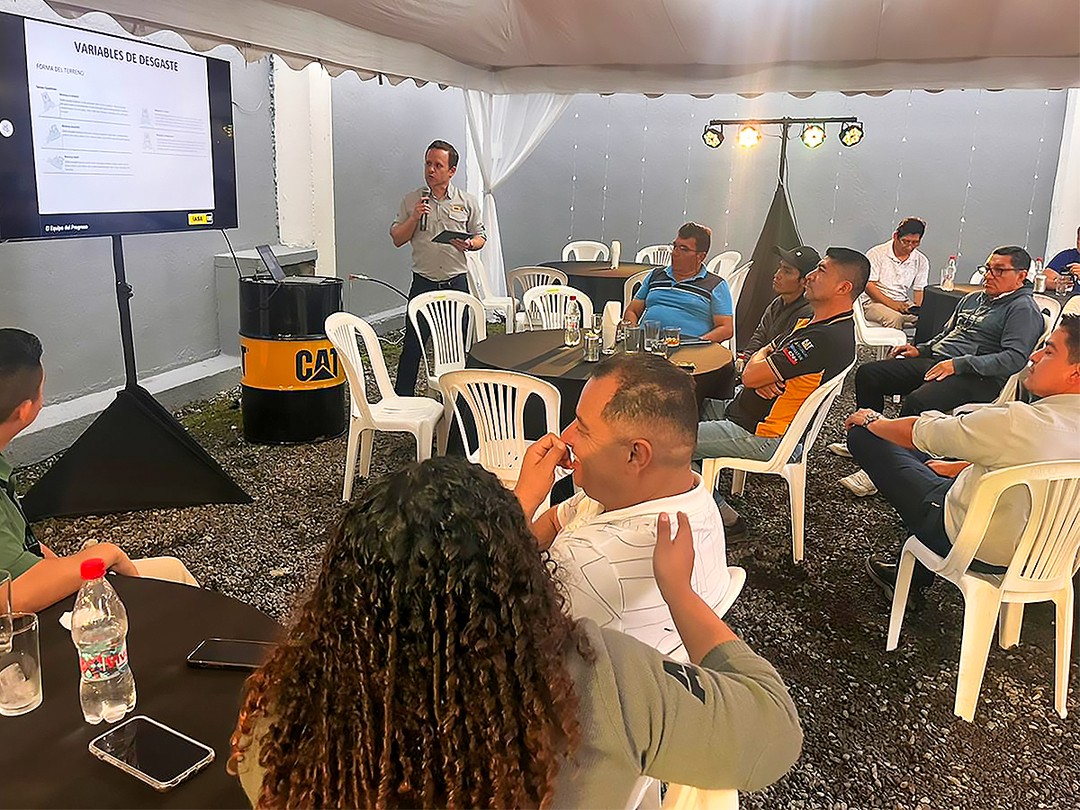 Casa Abierta IASA Santo Domingo: Repuestos y Servicios CAT