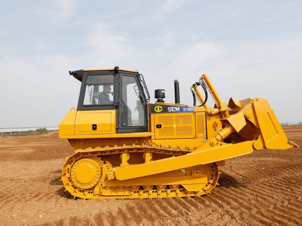 Tractor 816