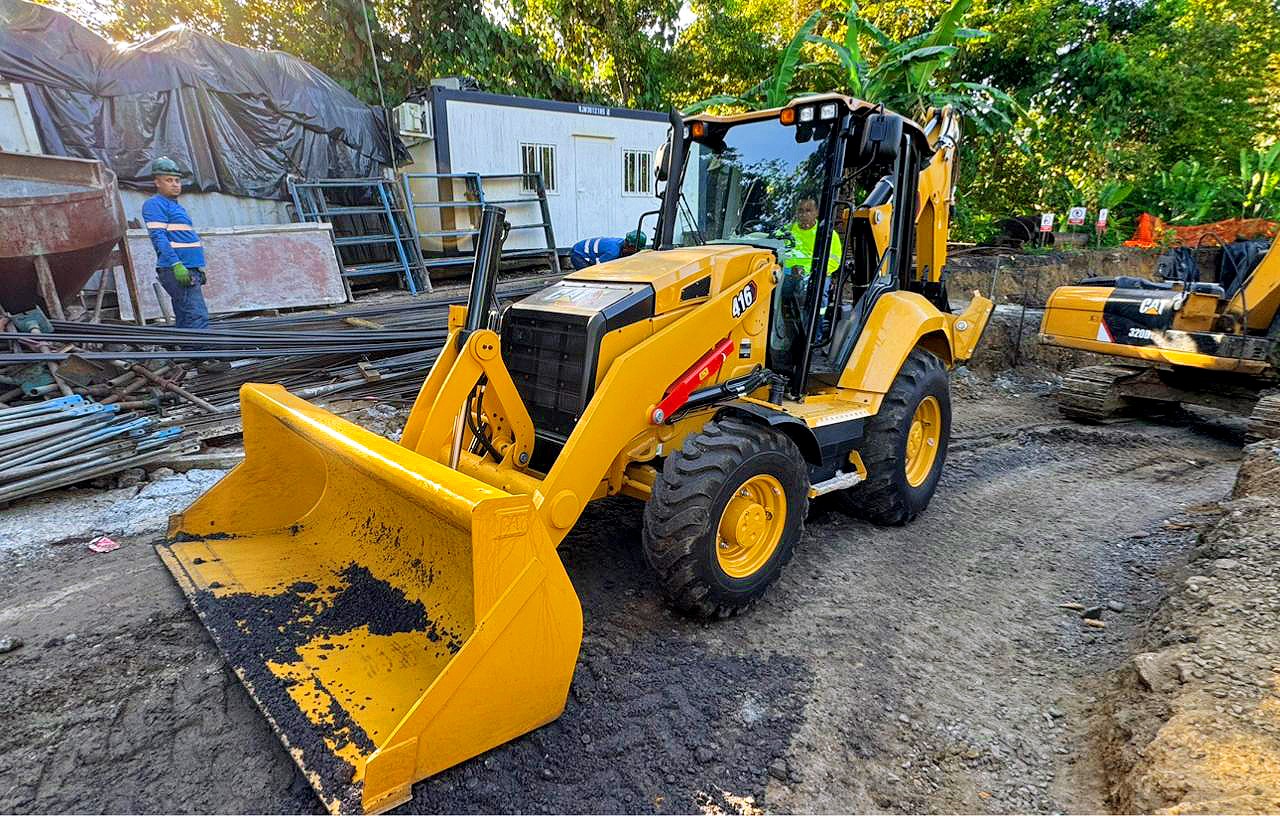 Retroexcavadora Cat 416: Éxito en Proyectos de Panamá
