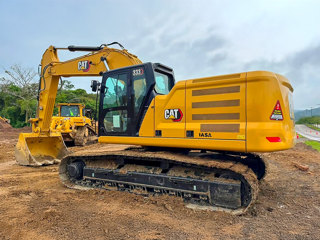 Excavadora Cat 333 en Panamá: Potencia para Movimiento de Tierra